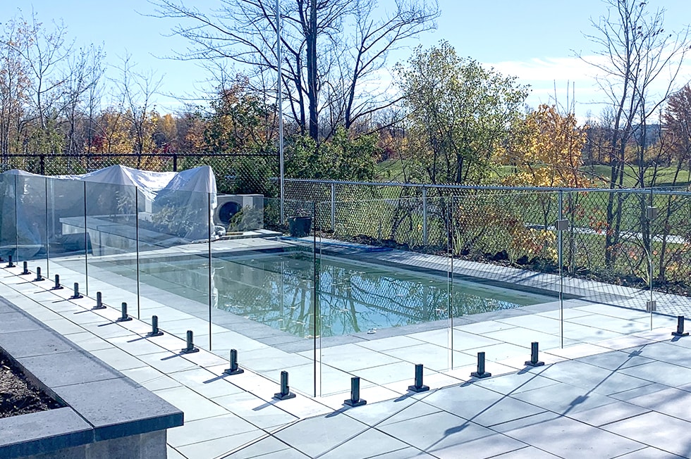 Clôture piscine métal Québec.