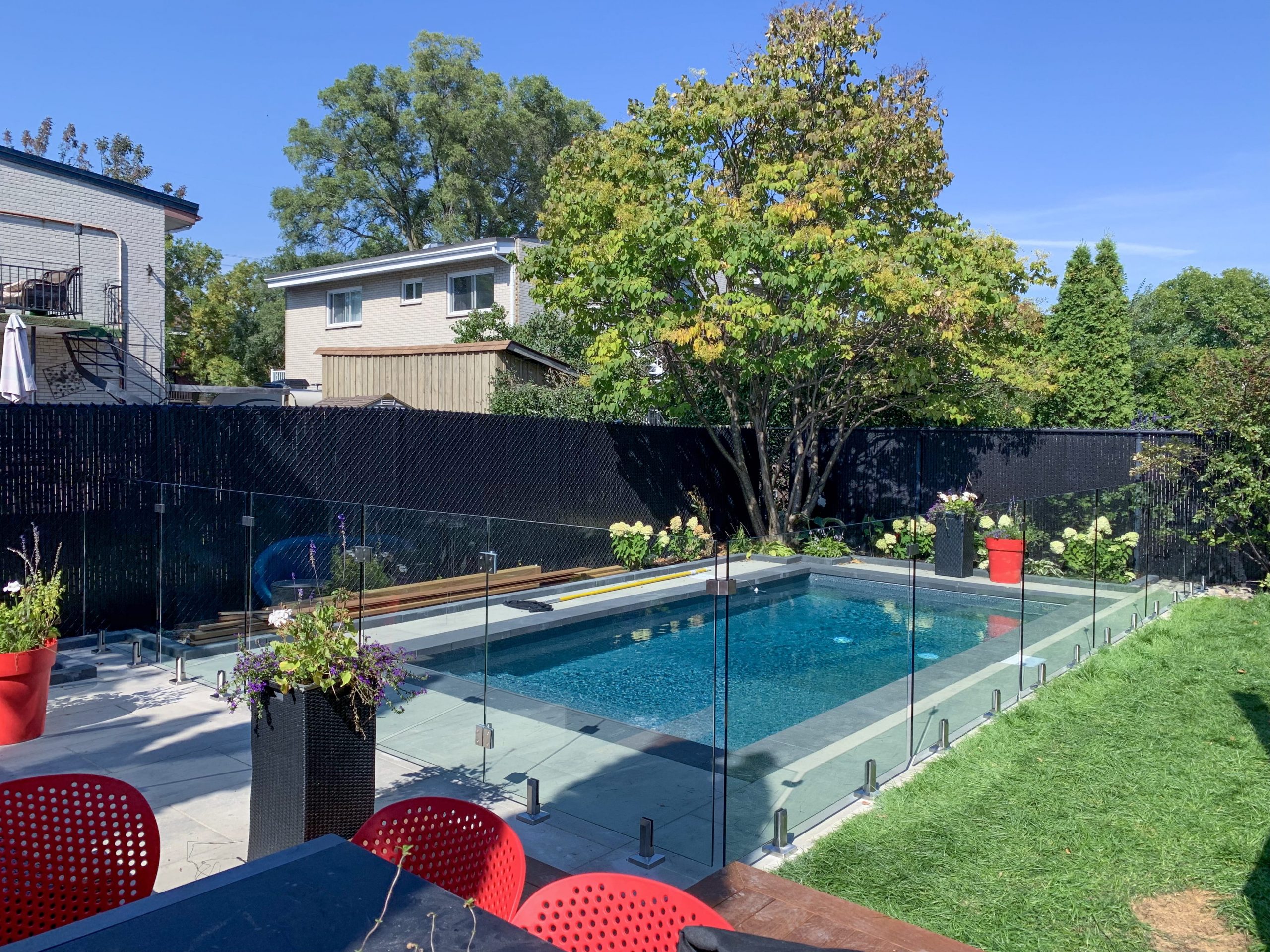 Clôture de piscine en verre trempé à Mont-Tremblant