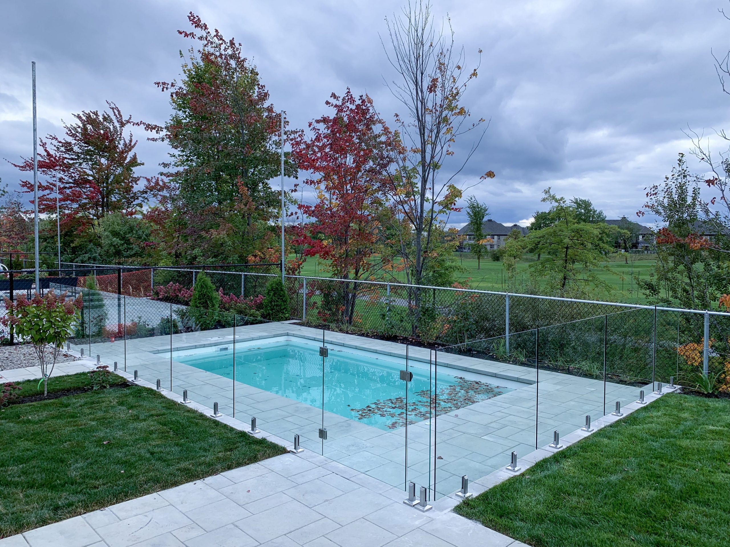 Clôture de Piscine en Verre et/ou en Aluminium - Rampes et Balcons